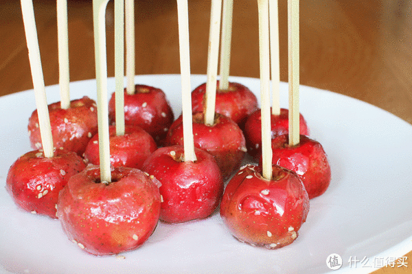 火狐电竞官网|电影《站住!小偷》郑云变飞人 高空剧照惊险刺激(图1) 火狐电竞官网