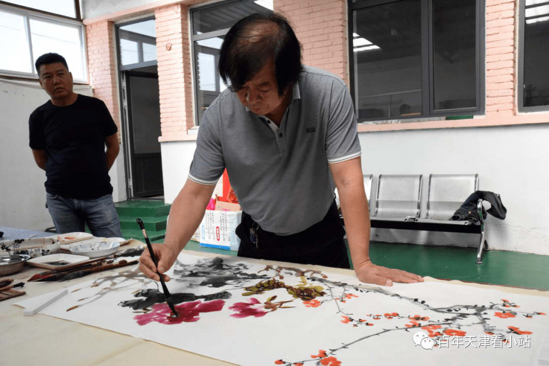 ‘火狐电竞官网’
【喜迎国庆 共度中秋】天津市美术家协会与小站镇工具庄房村新时代文明实践站团结开展“庆两节文化振兴 助力文旅生长”文化艺术运动(图6)